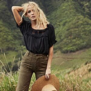 Doen Frances Top in black